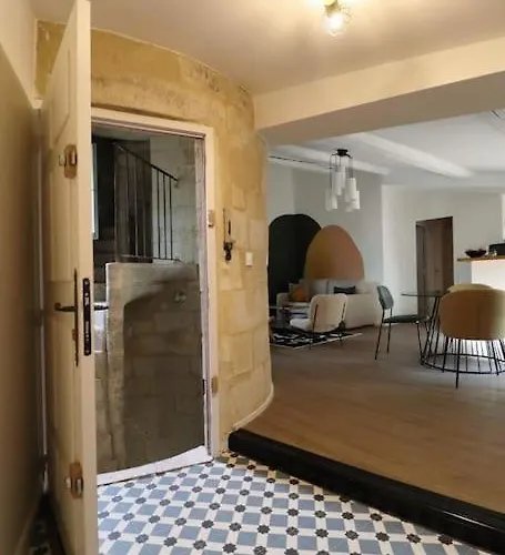 La Tour Medievale Centre Historique Διαμέρισμα Uzès